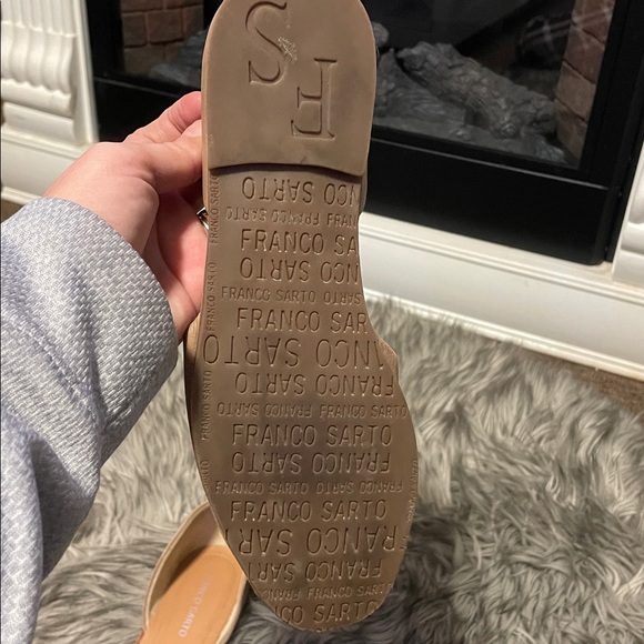 Franco Sarto Women's Beige Open-Toe Flats - Picture 4 of 5